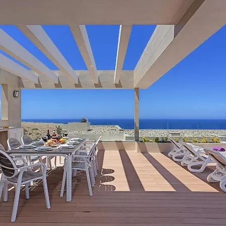 Cala'n Blanes Sleeps 9 Pool Air Con Wifi Villa